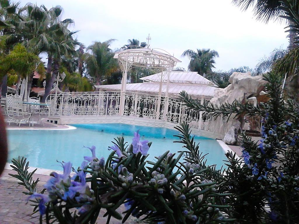 Hotel Happy Days Ликола Экстерьер фото